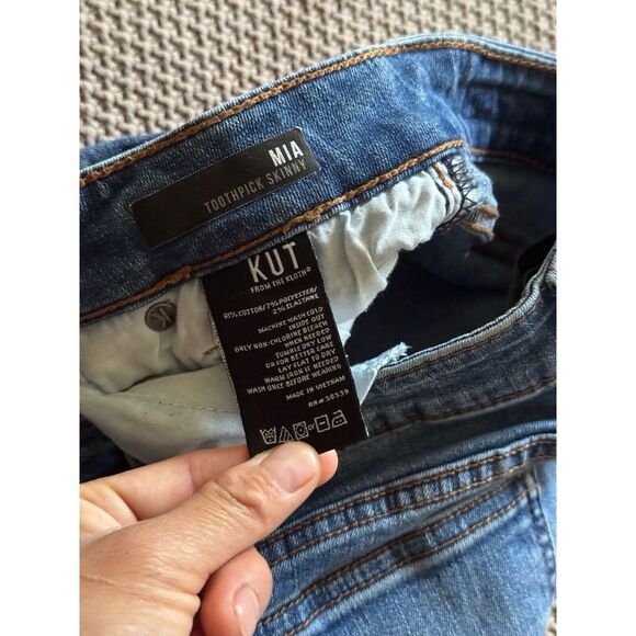 Kut from the Kloth Distressed Blue Skinny Jeans - Picture 7 of 11